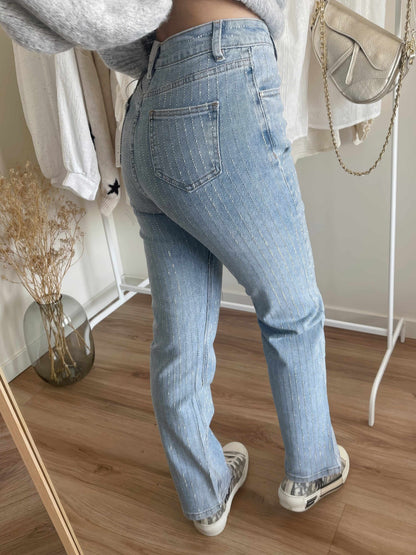 Fashionable Women's Classic Straight Jeans