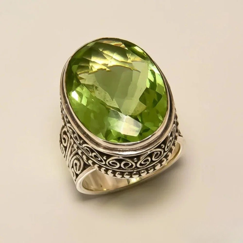 Vintage Green Gemstone Ring - Luxivelle