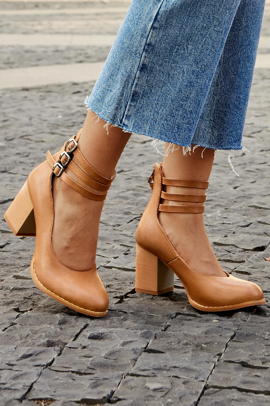 Comfortable Ankle Strap Sandals with Block Heel - Luxivelle