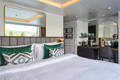 Contemporary Recessed Bedroom Wall Lamp