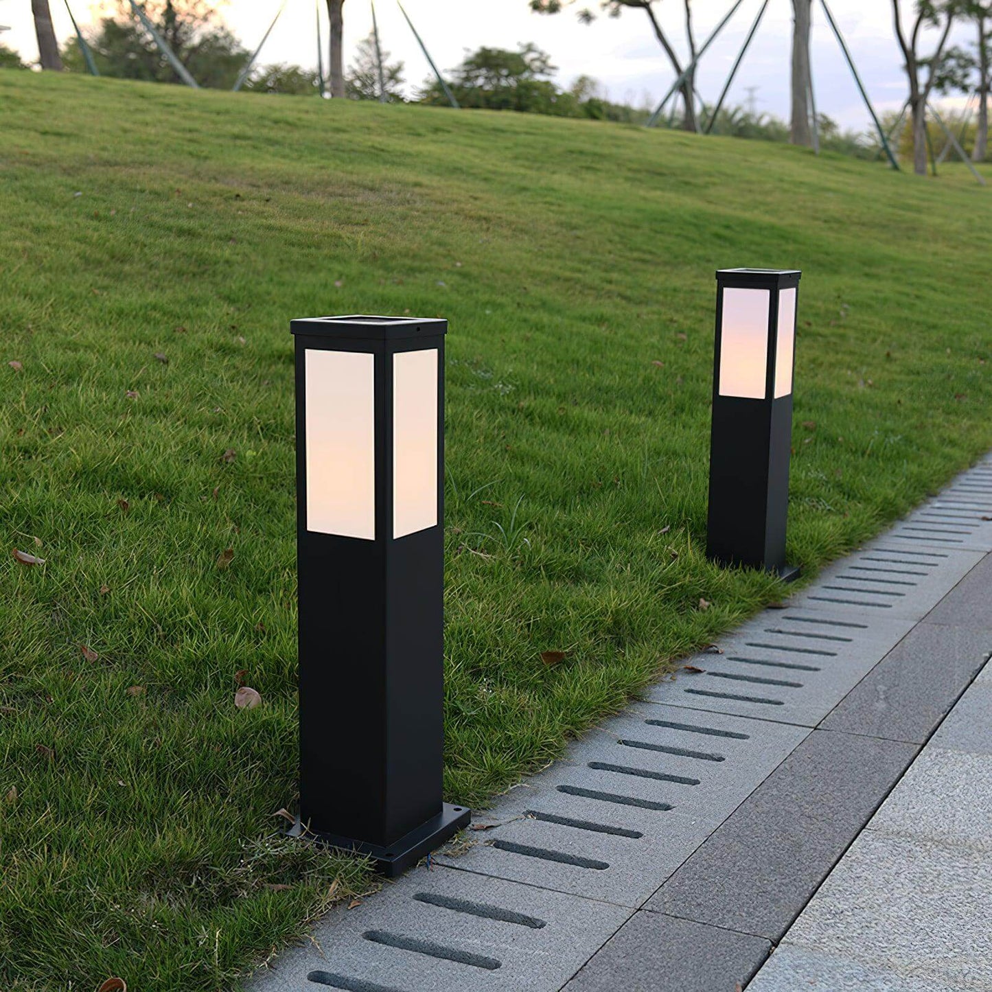 Durable Garden Post Light - Weatherproof Outdoor Lamp