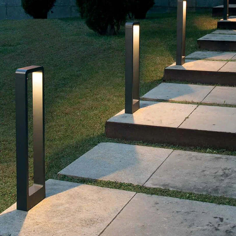 Bright Solar Powered Garden Spotlight 15W
