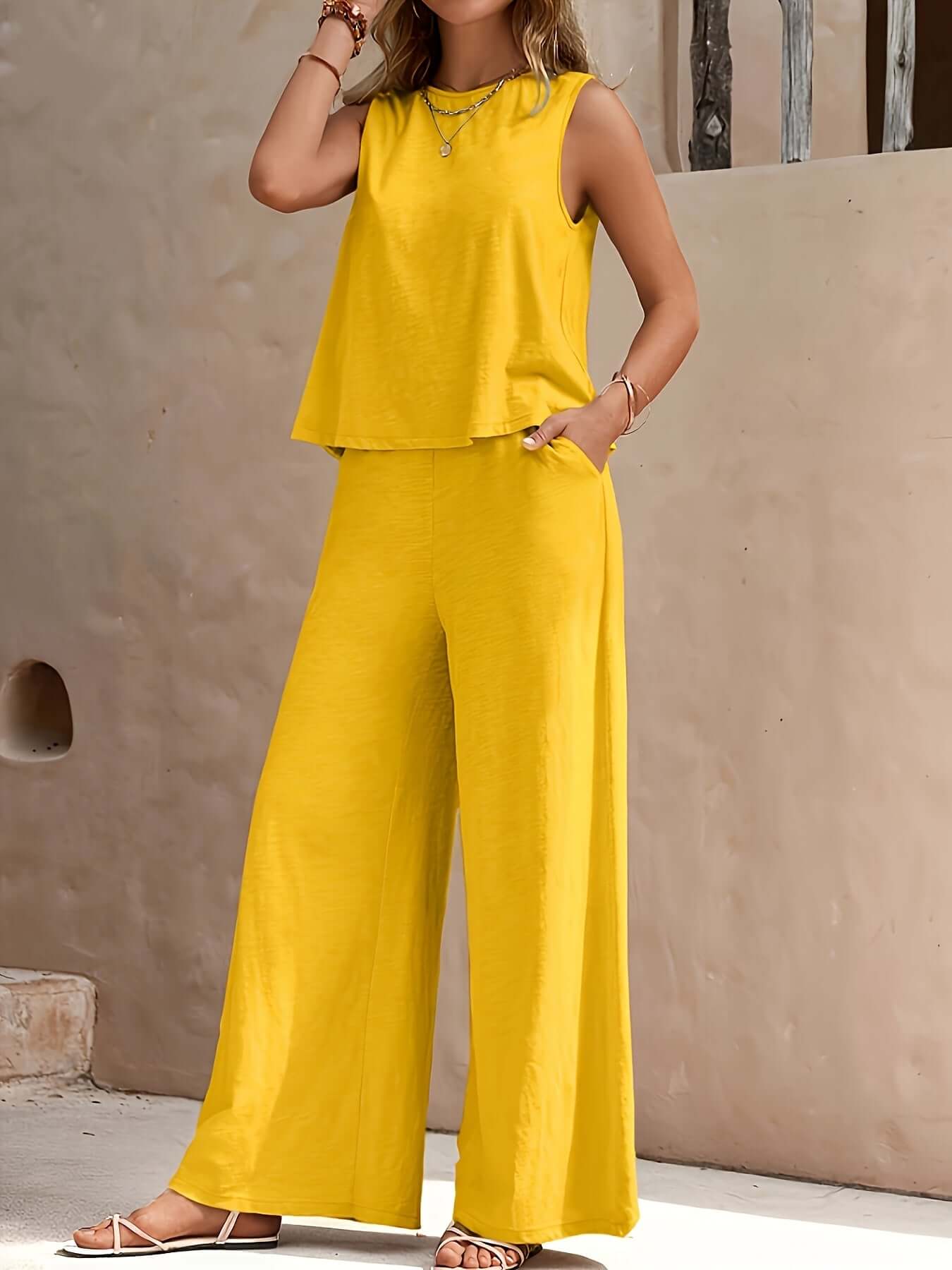 Comfortable 2 Piece Women's Loungewear Set - Luxivelle