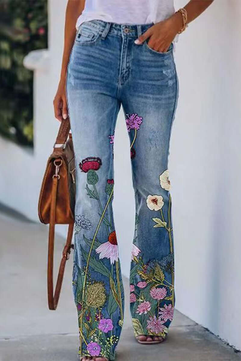 Ladies' Pretty Stitched Pocket Straight Leg Jeans - Luxivelle
