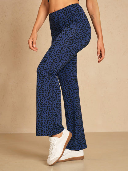 Fashionable 30 Inch Leopard Print Golf Pants