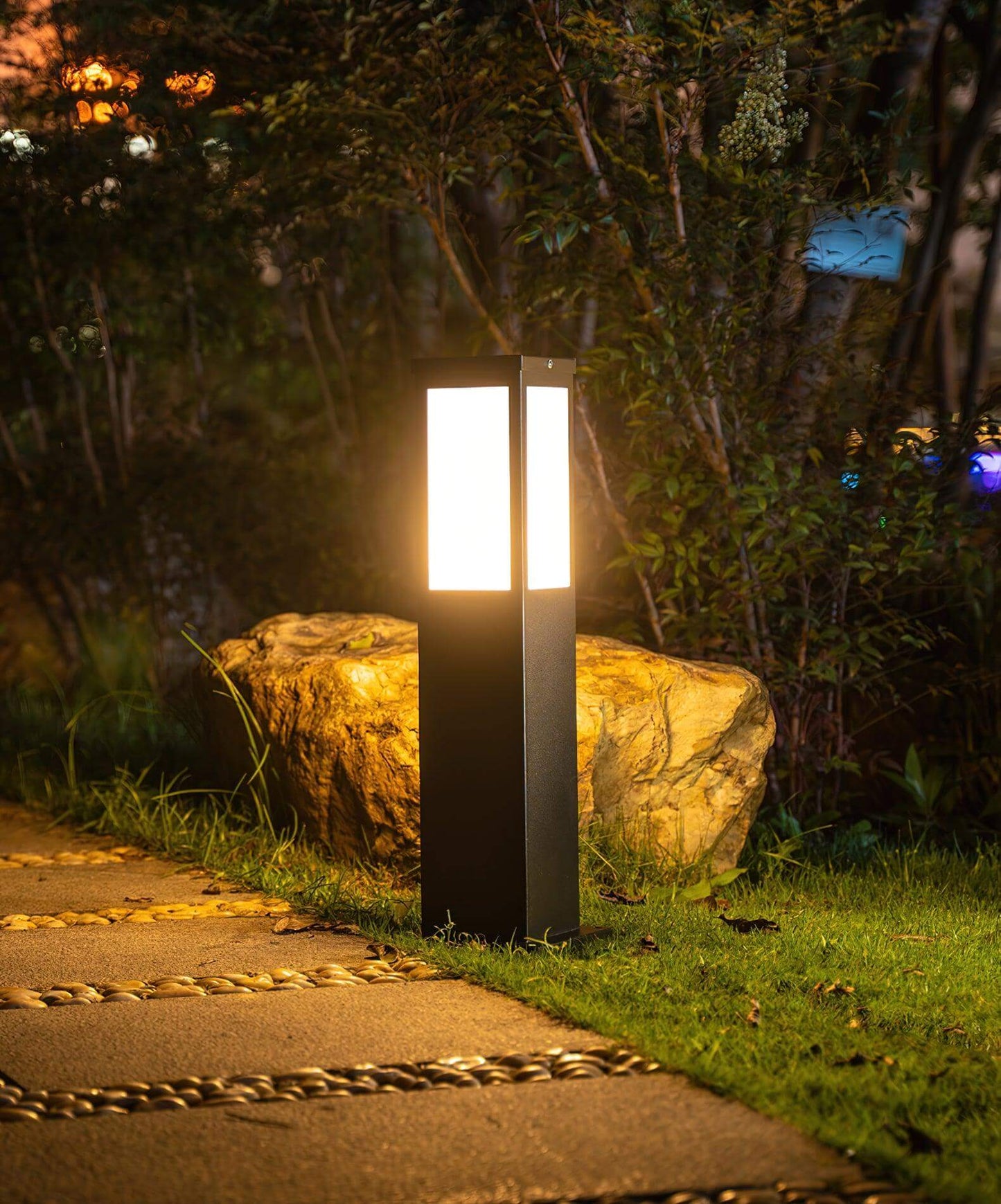 Durable Garden Post Light - Weatherproof Outdoor Lamp