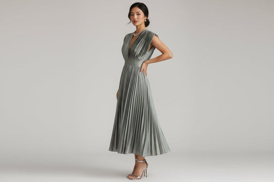 Vanessa | Chic V-Neck Summer Dress | Sleeveless - Luxivelle
