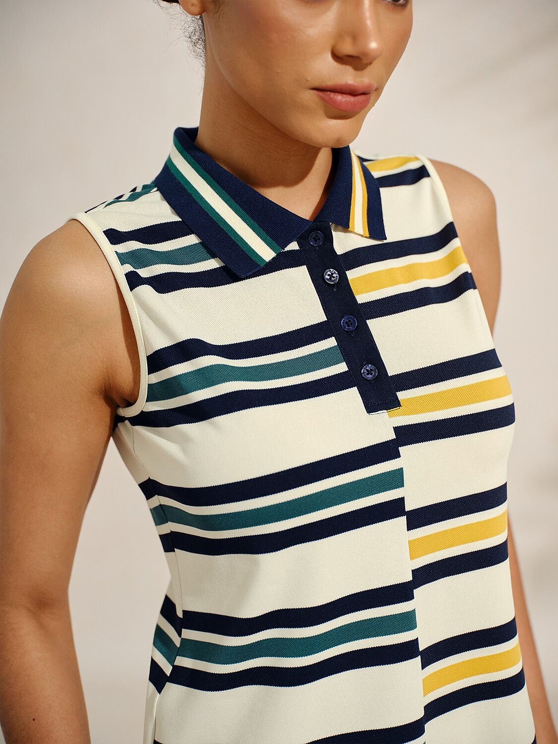Classic Contrast Sleeveless Golf Polo Shirt