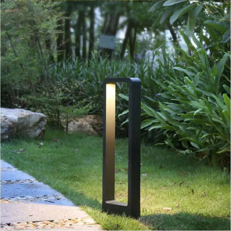 Bright Solar Powered Garden Spotlight 15W