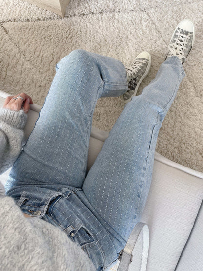 Fashionable Women's Classic Straight Jeans