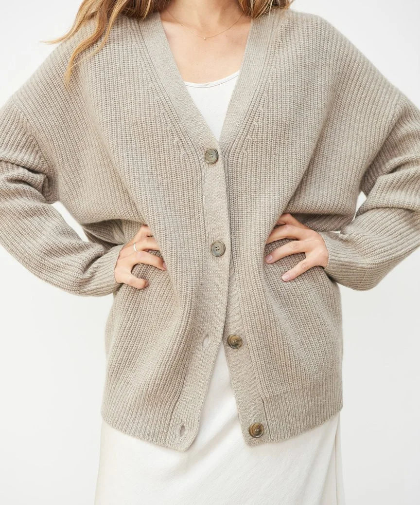 Luxe Black Cashmere Cardigan – 100% Cashmere, Elegant Women's Jumper-4
