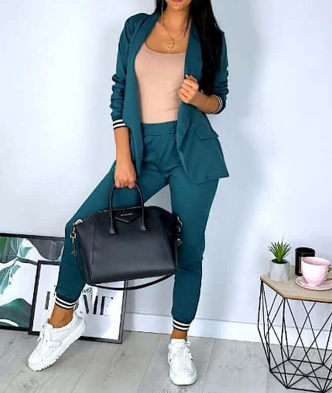 Soft Women's 2-Piece Sweater Outfit