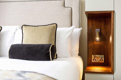 Contemporary Recessed Bedroom Wall Lamp