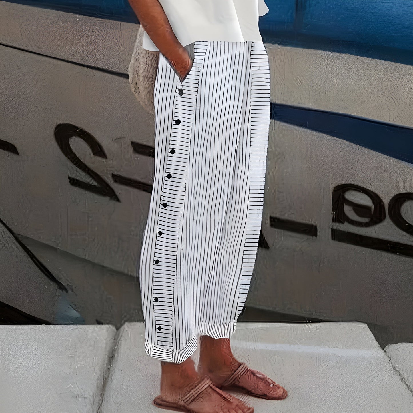 Relaxed Fit Pants with Large Side Pockets