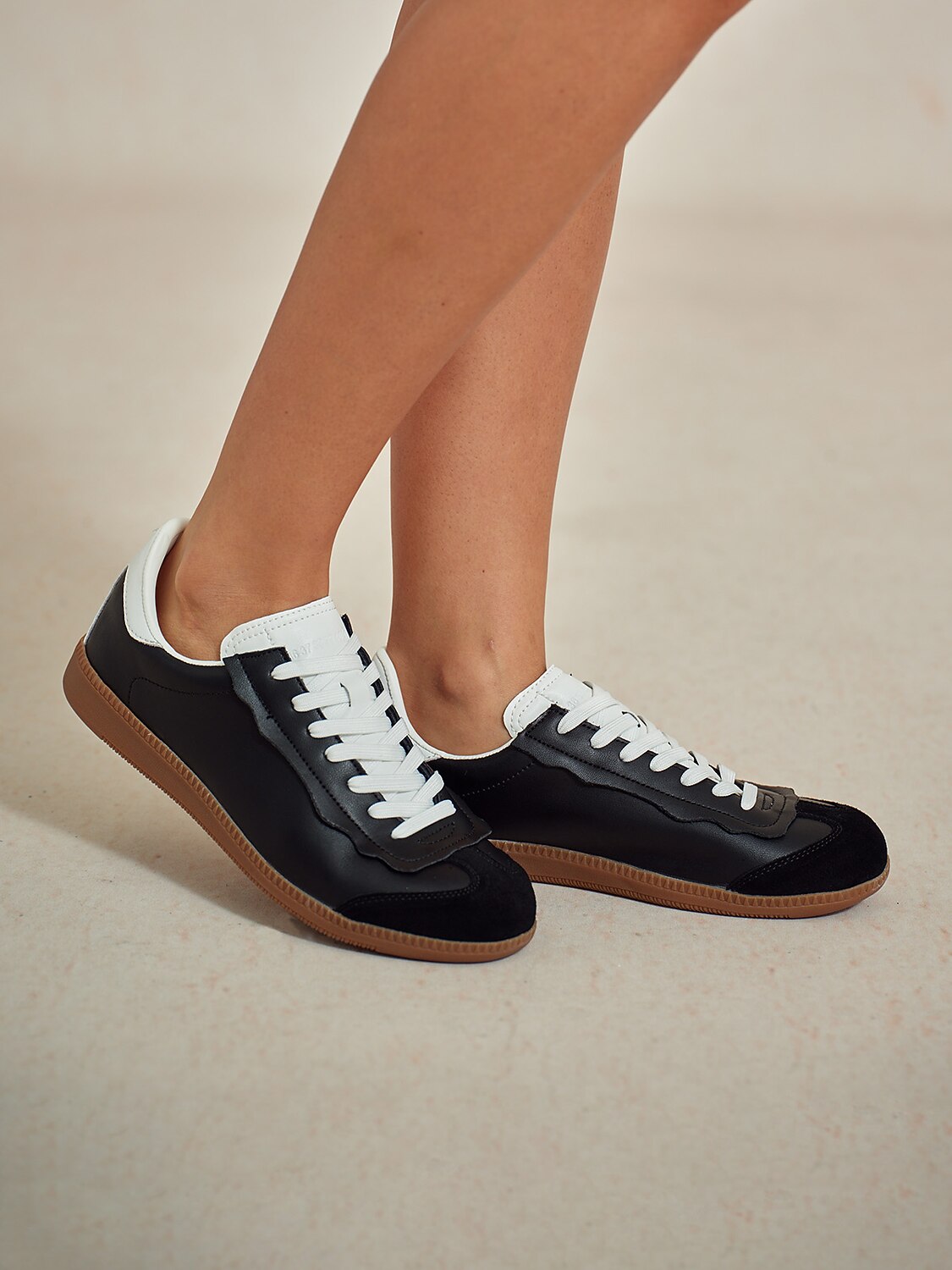 Vintage Style Leather Running Shoes for Women