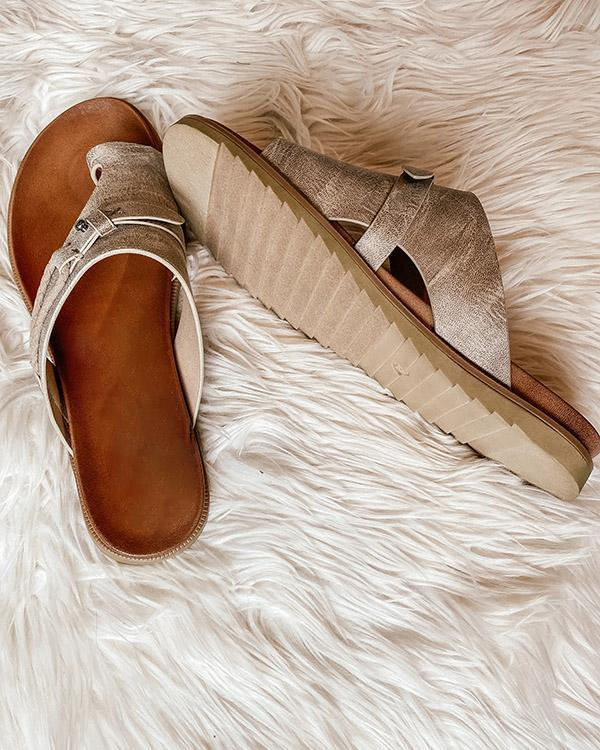 Comfortable Ladies Flat Beach Sandals