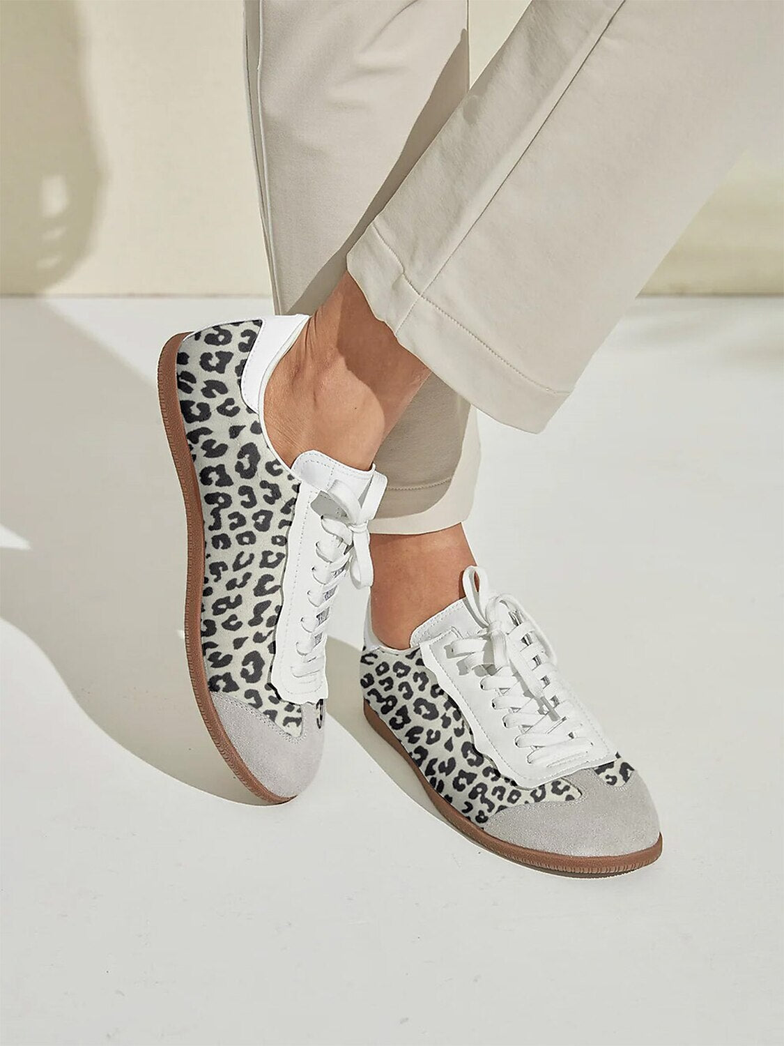 Vintage Style Leather Running Shoes for Women