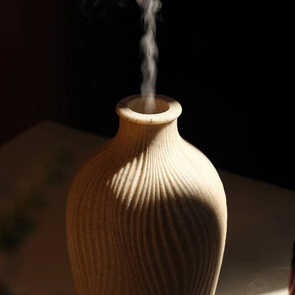 Stylish Aroma Diffuser & Humidifier in Ceramic Vase Design