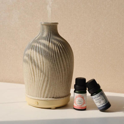 Stylish Aroma Diffuser & Humidifier in Ceramic Vase Design