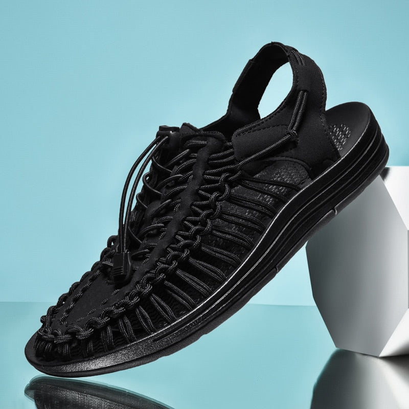 Men's breathable yacht yarn slip-ons in blue, casual flats with airy design and structured support for summer comfort.