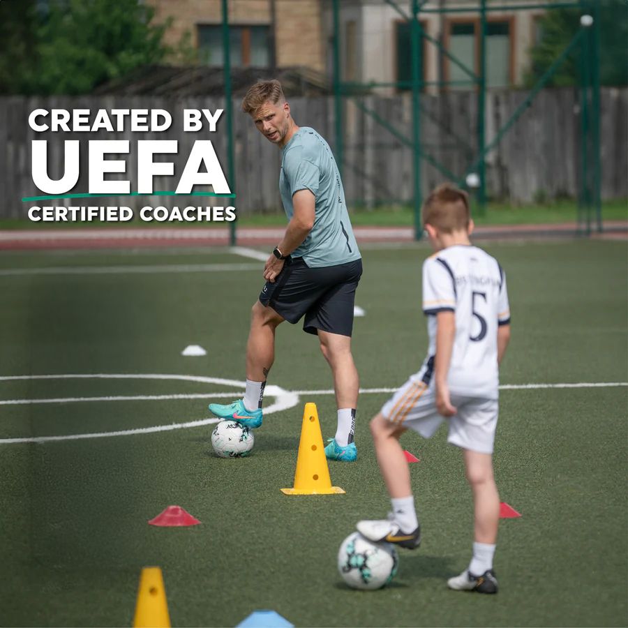 Men's football training mat, anti-slip, compact 90x60cm, with video program, ideal for home skill enhancement sessions.