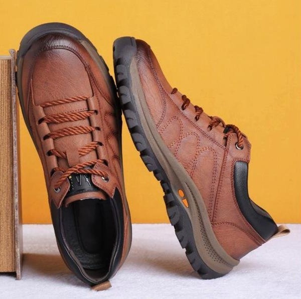 "Men's orthopedic leather shoes, comfortable, waterproof, high-quality cowhide, ergonomic, modern casual style, 400x400."