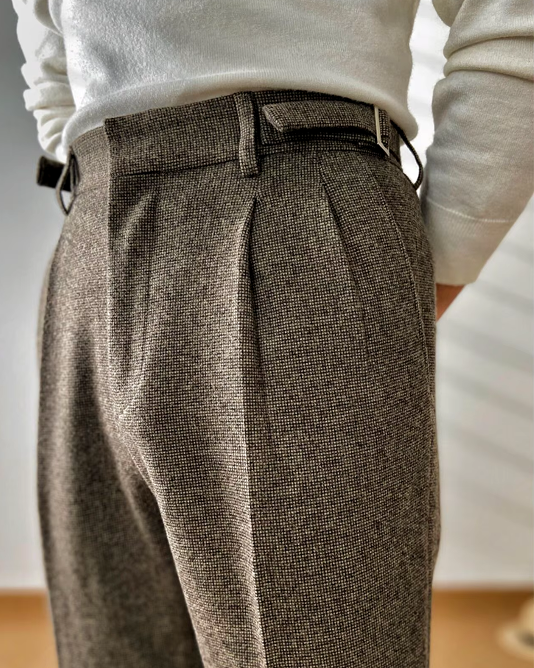 Classic Fit Men's Brown Wool Dress Pants - Luxivelle