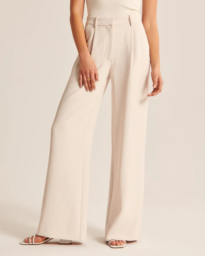 Classic Beige Loose Fit Women's Trousers - Luxivelle