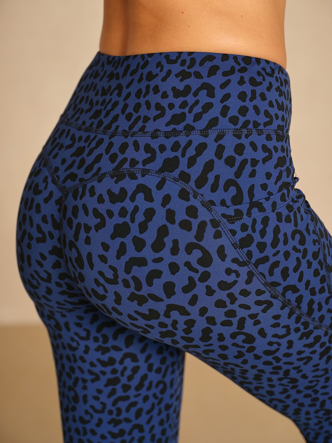 Fashionable 30 Inch Leopard Print Golf Pants