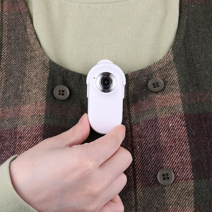 "Pet collar camera with 160° wide-angle lens and HD 1080P video, designed for cats and dogs, fits comfortably on collars."