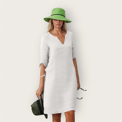 Evie | Elegant dress with a V-neckline