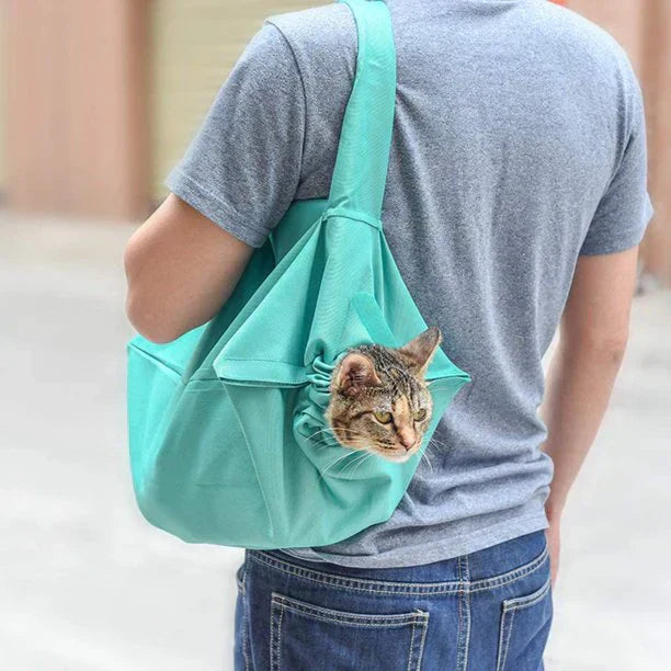 Pet Travel Carrier Bag - Comfortable and Secure for Cats - Luxivelle