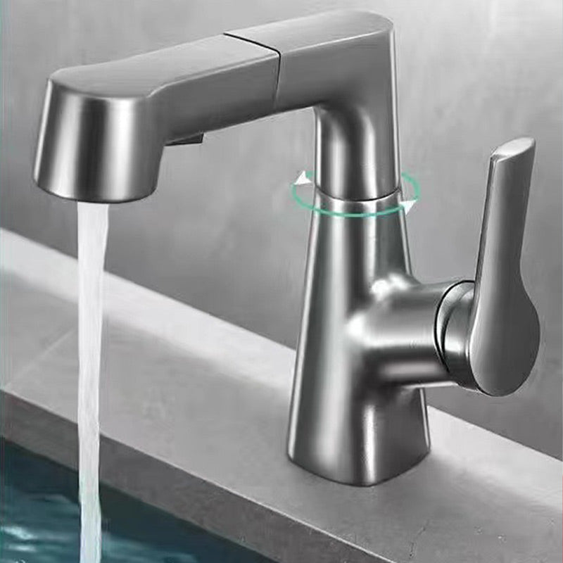 Stylish Kitchen Faucet with Pull-Out Spray - 360° Rotating Head - Luxivelle