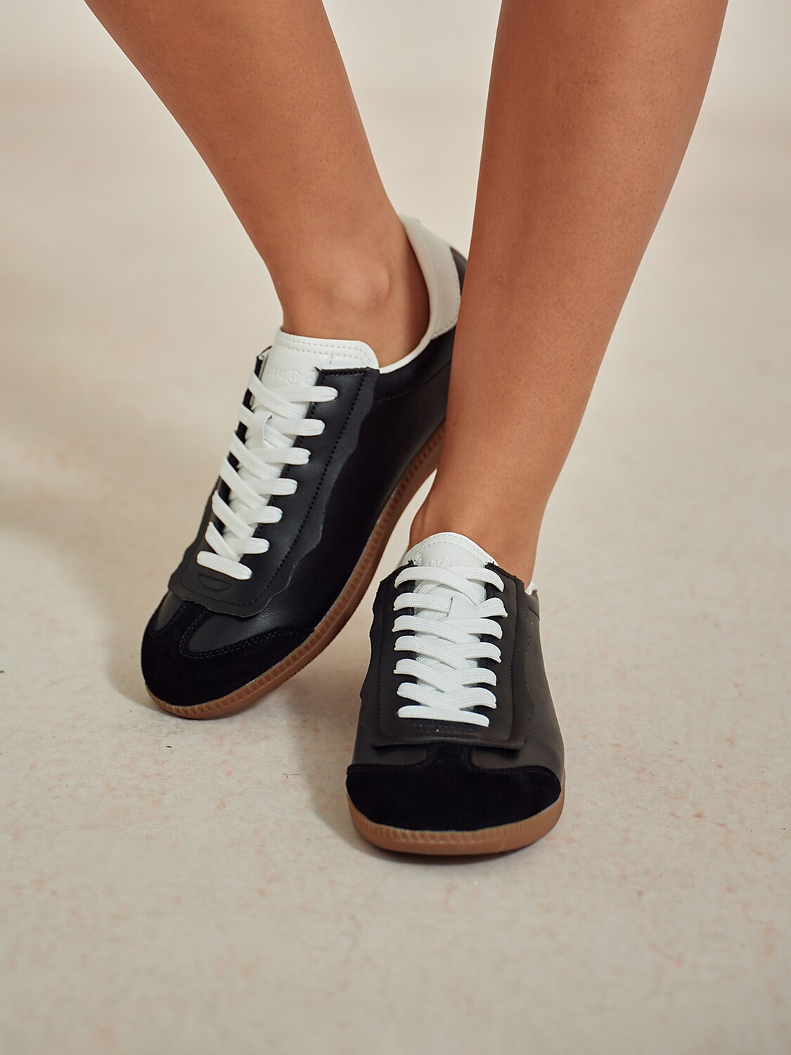 Vintage Style Leather Running Shoes for Women