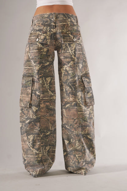 Unisex camo cargo pants with rugged utility pockets, featuring a relaxed fit and bold camo print for urban or outdoor style.