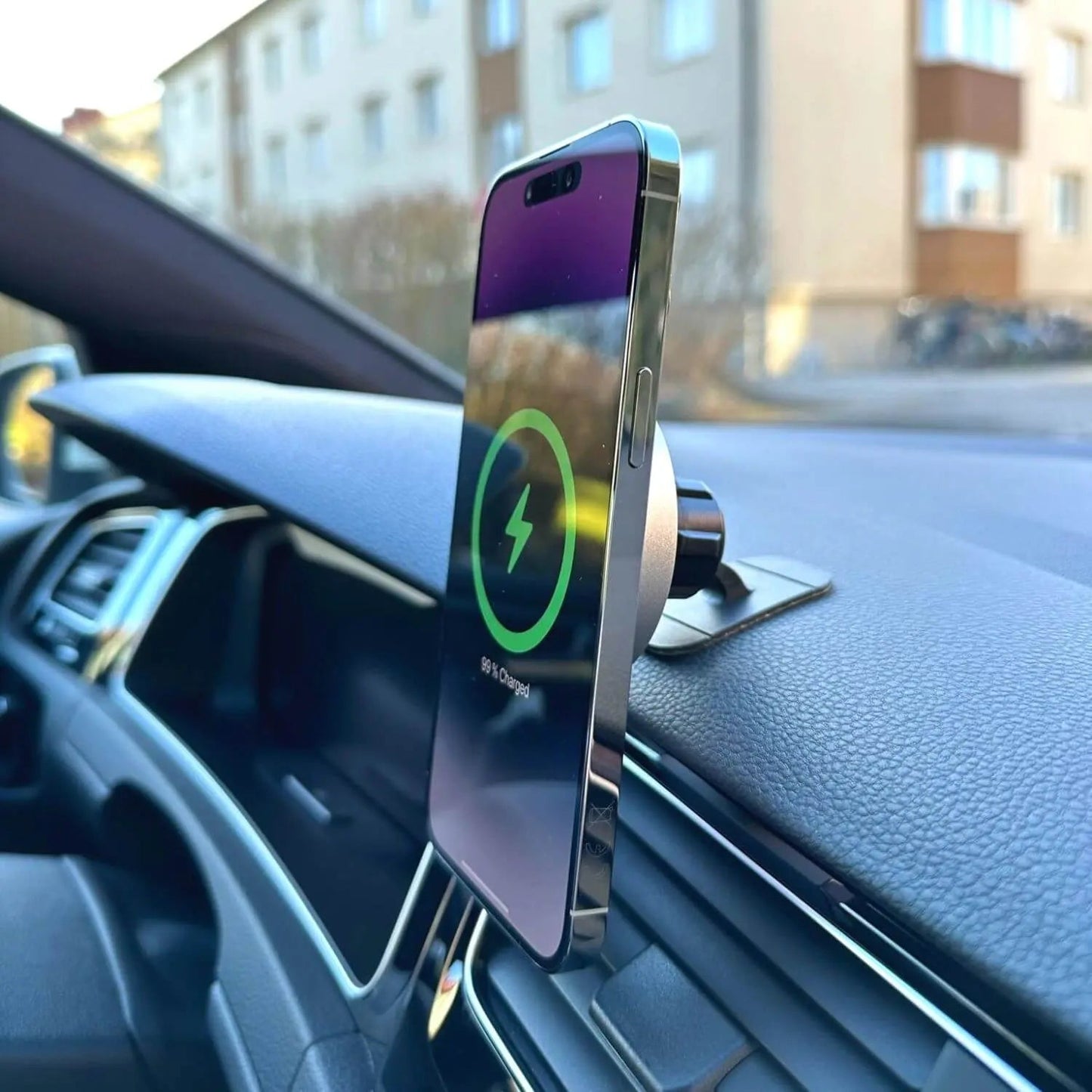 Easy Fit Car Phone Charger and Mount for iPhone - Luxivelle
