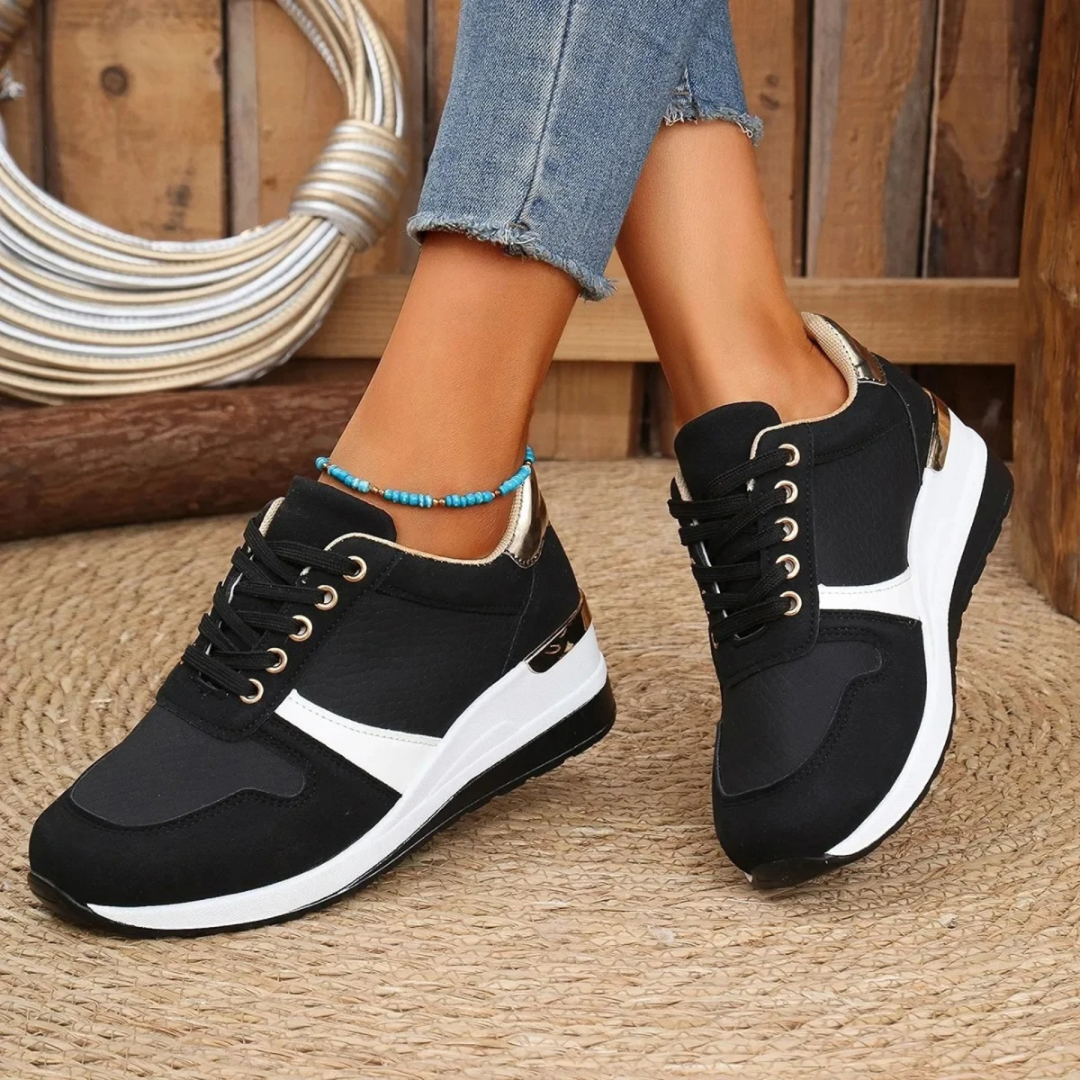 Soft Women's Walking Sneaker