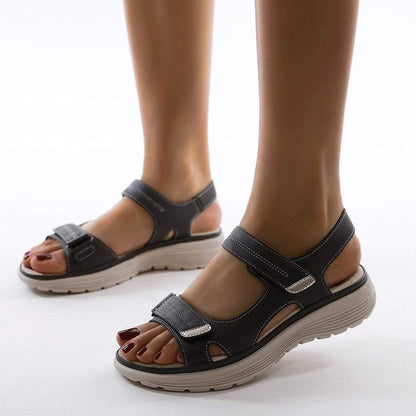https://cdn.shopify.com/s/files/1/0741/0774/8619/files/womens-orthotic-sandals-for-bunions-837317.jpg?v=1725278911
